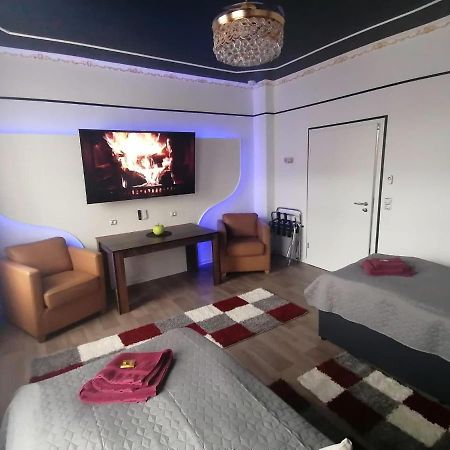 Best-Preis -Gold Suite- Mit Netflix, Self-Check-In, Ebike Ladestation, Fahrradraum, Wlan, Netflix Und Massagesessel - Direkt Am Elberadweg Im Herzen Von Wittenberge Eksteriør bilde