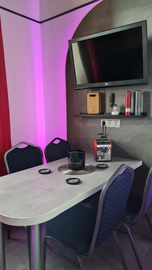 Best-Preis -Gold Suite- Mit Netflix, Self-Check-In, Ebike Ladestation, Fahrradraum, Wlan, Netflix Und Massagesessel - Direkt Am Elberadweg Im Herzen Von Wittenberge Eksteriør bilde