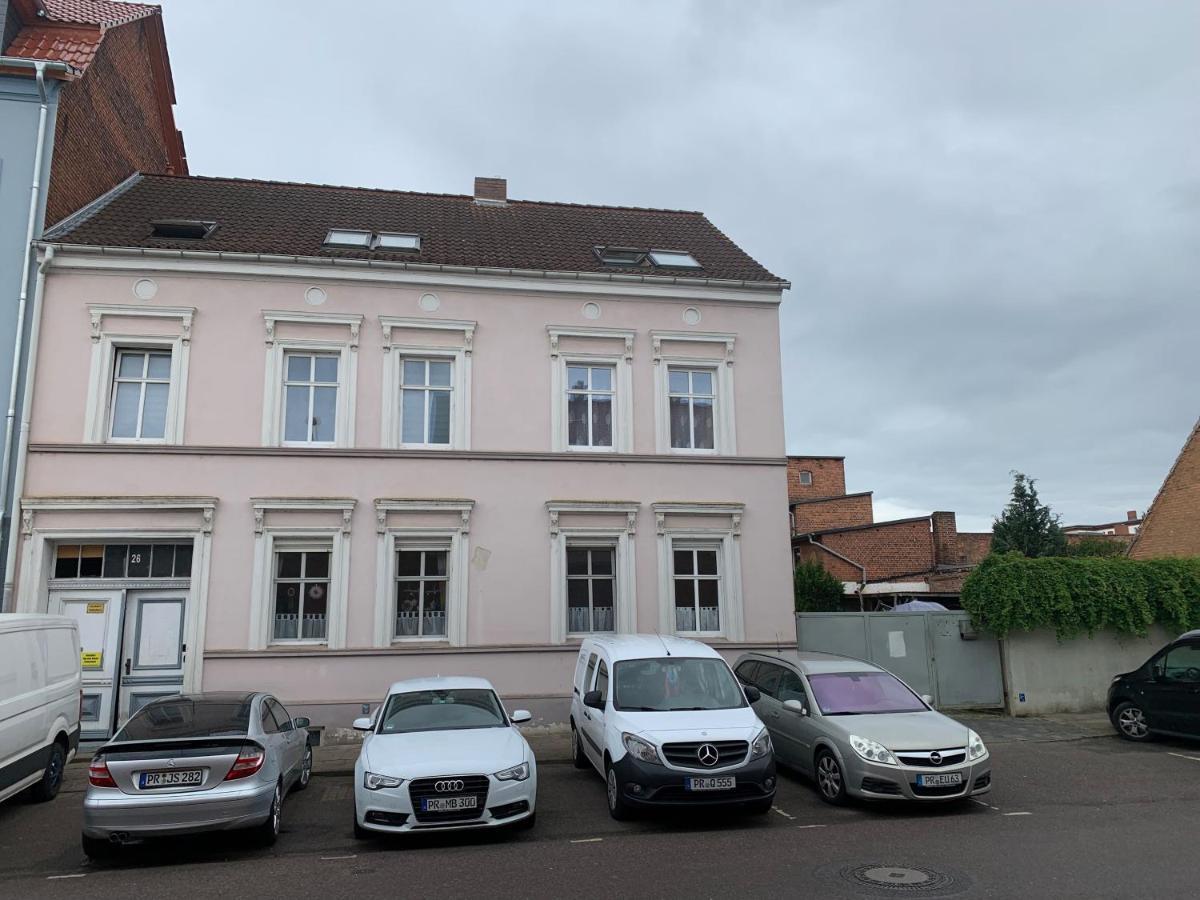 Best-Preis -Gold Suite- Mit Netflix, Self-Check-In, Ebike Ladestation, Fahrradraum, Wlan, Netflix Und Massagesessel - Direkt Am Elberadweg Im Herzen Von Wittenberge Eksteriør bilde